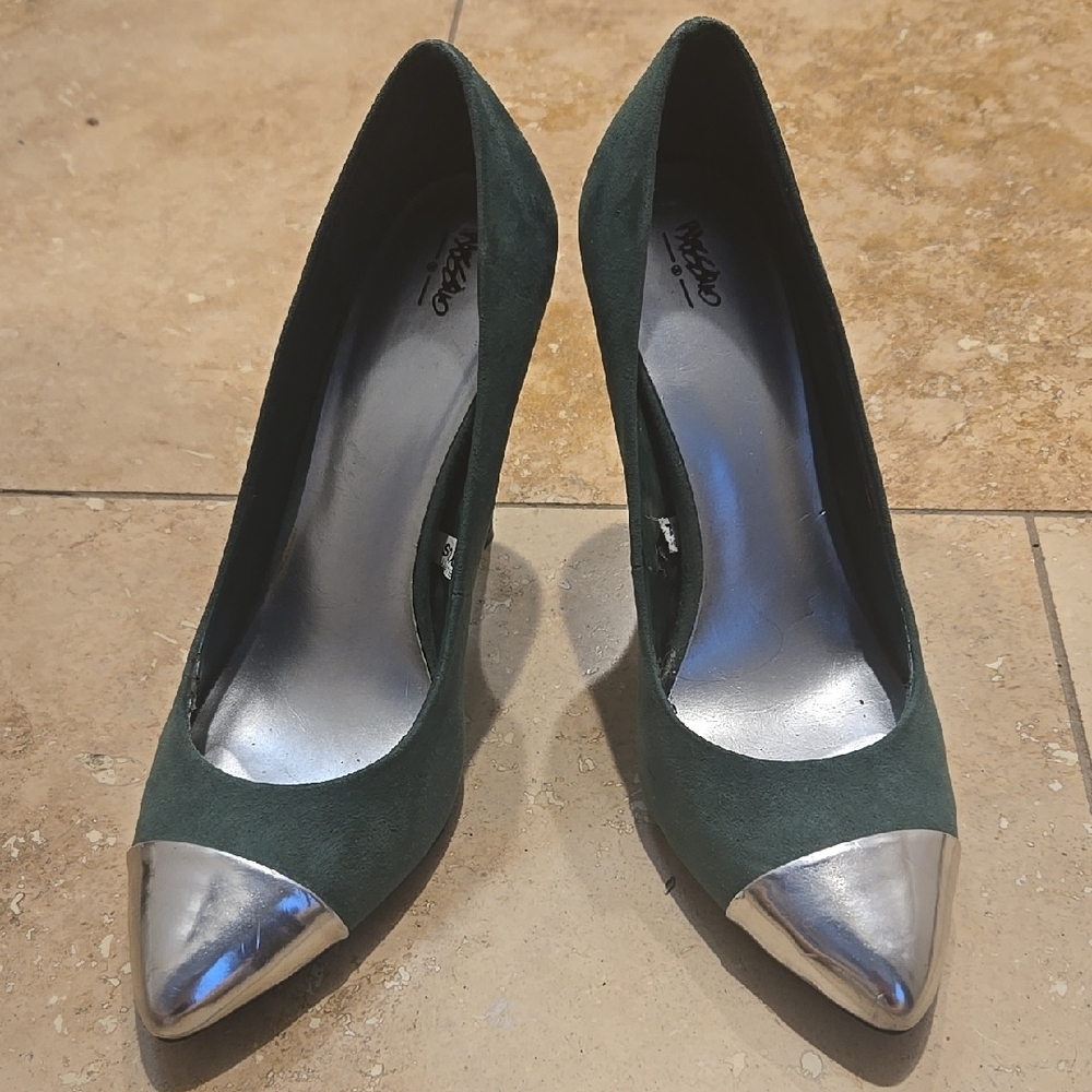Elegant Green Faux Suede and Silver Women's Heels